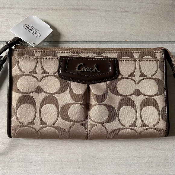 NWT 100% Authentic Coach Ashley Signature Satin Zippy Clutch Wallet - Picture 2 of 6